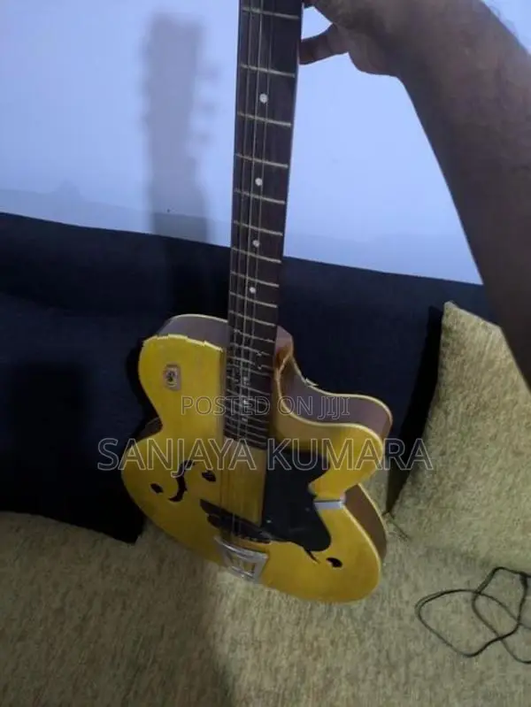 Box Guitar