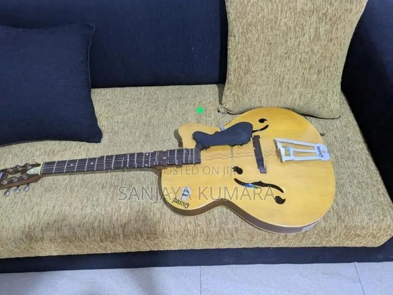Box Guitar