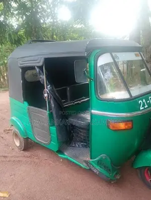 Bajaj RE 1982