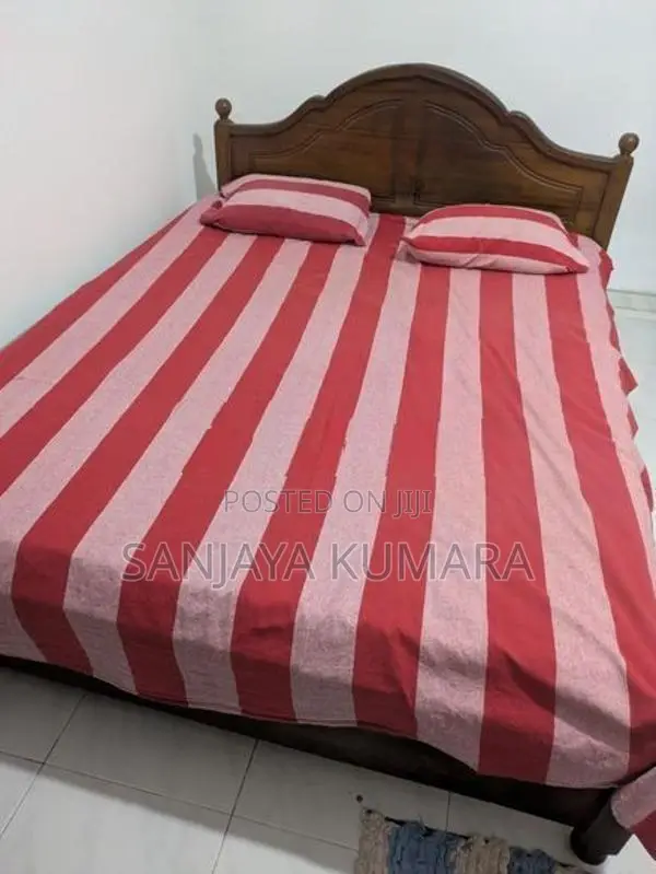 Teak Bed With Metters ( 6 x 5 )