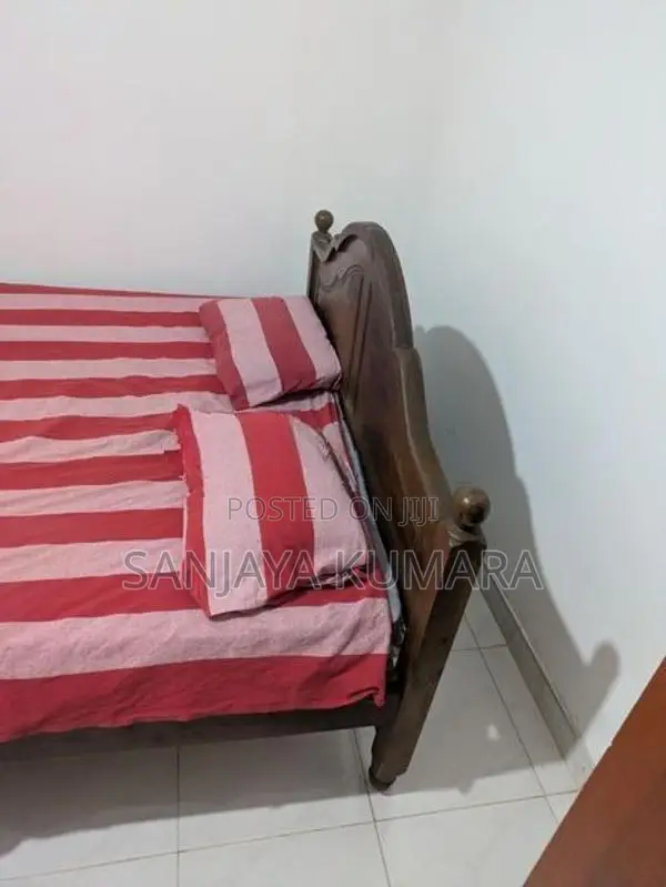 Teak Bed With Metters ( 6 x 5 )