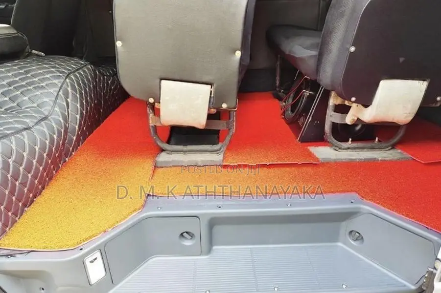 Toyota Dolphin LH113 1992