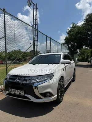 Mitsubishi Outlander PHEV 2015