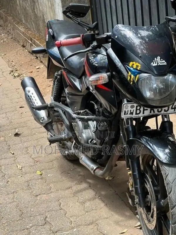 Bajaj Pulsar 180 2018