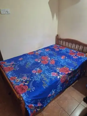 Teak Wood Double Bed for Sale (6 x 4.25 ft)