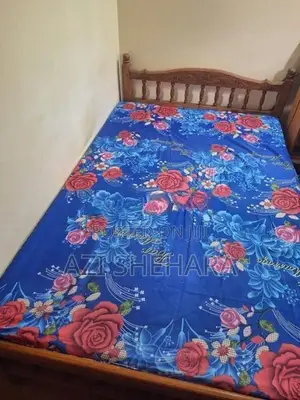 Teak Wood Double Bed for Sale (6 x 4.25 ft)