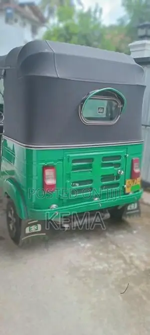 Bajaj RE 2011