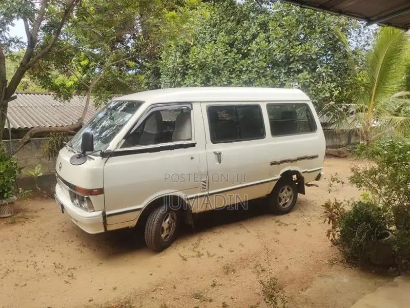 Nissan Vanette 1986