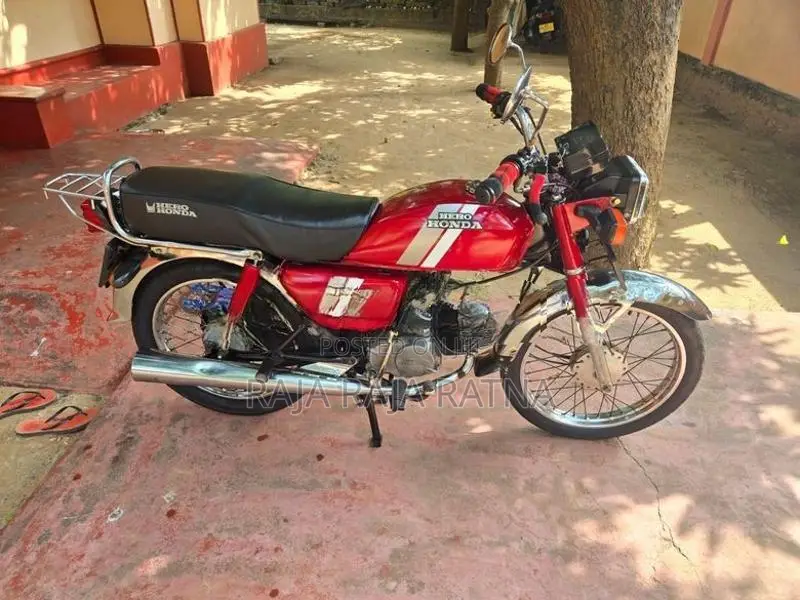 Hero CD 100 2004