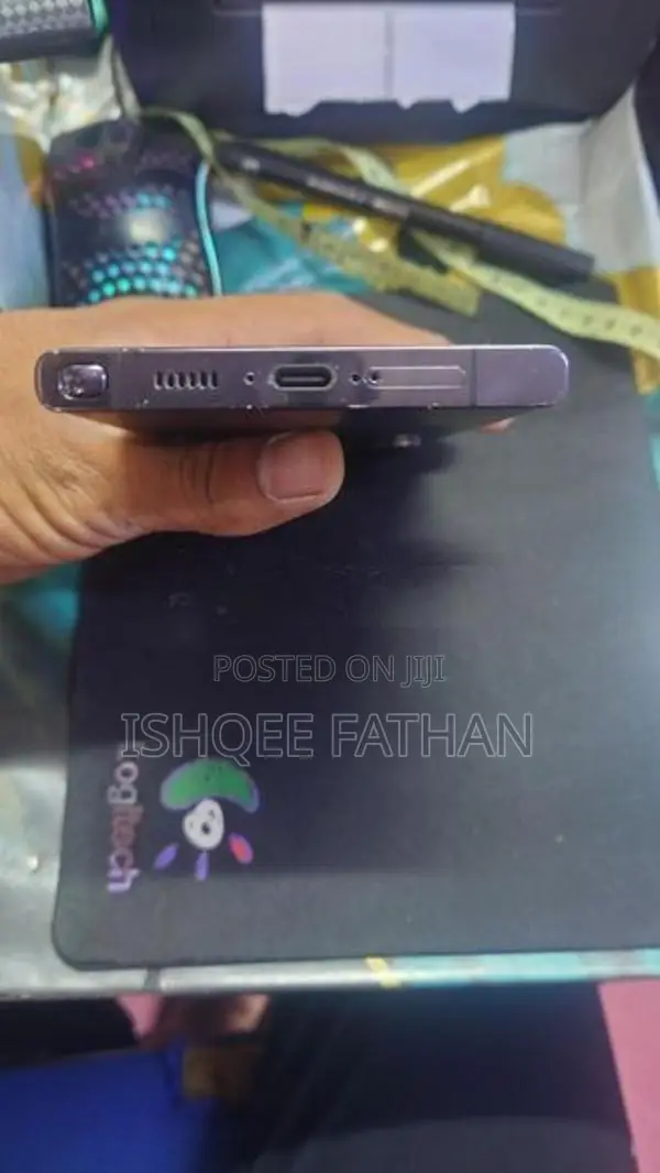 Samsung Galaxy S23 Ultra Canada version (Used)