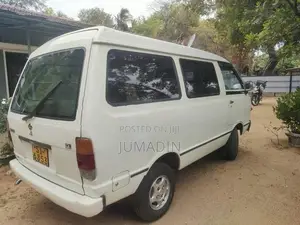 Nissan Vanette 1986