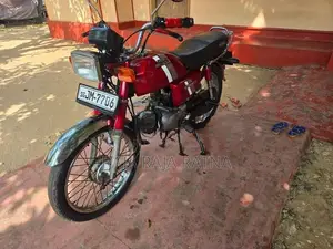 Hero CD 100 2004