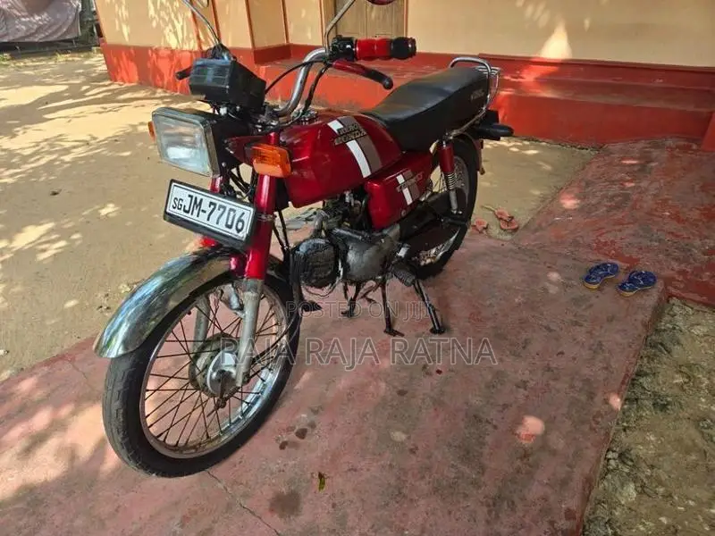 Hero CD 100 2004