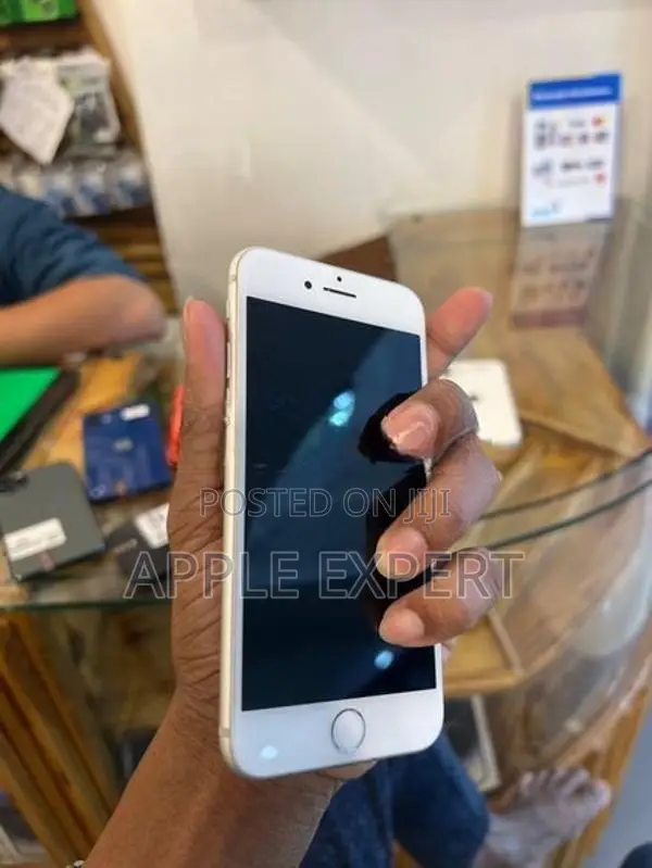 Apple iPhone 8 (Used)