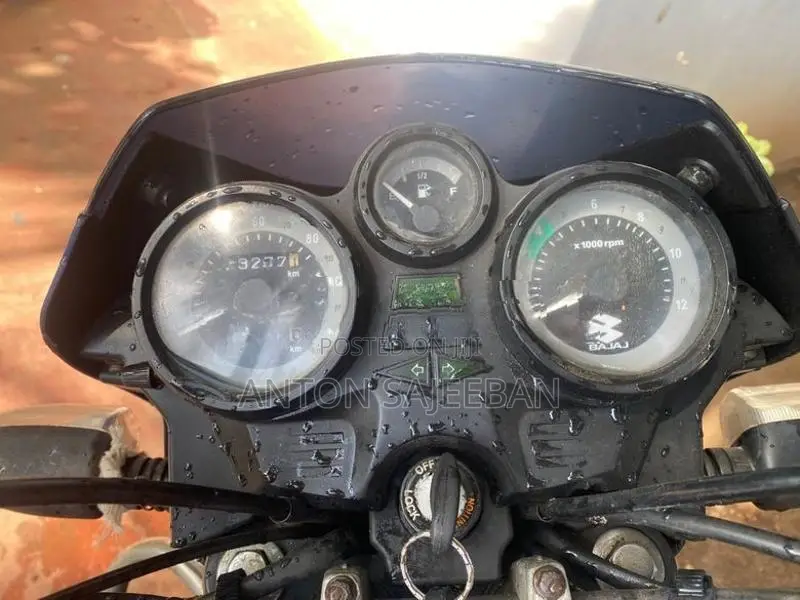 Bajaj Caliber 2006