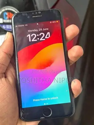 Apple iPhone SE 2 (Used)