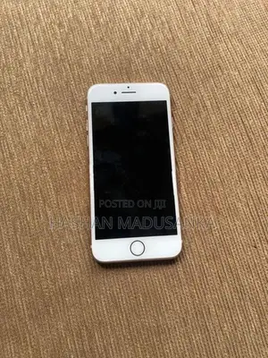 Apple iPhone 8 128GB (Used)