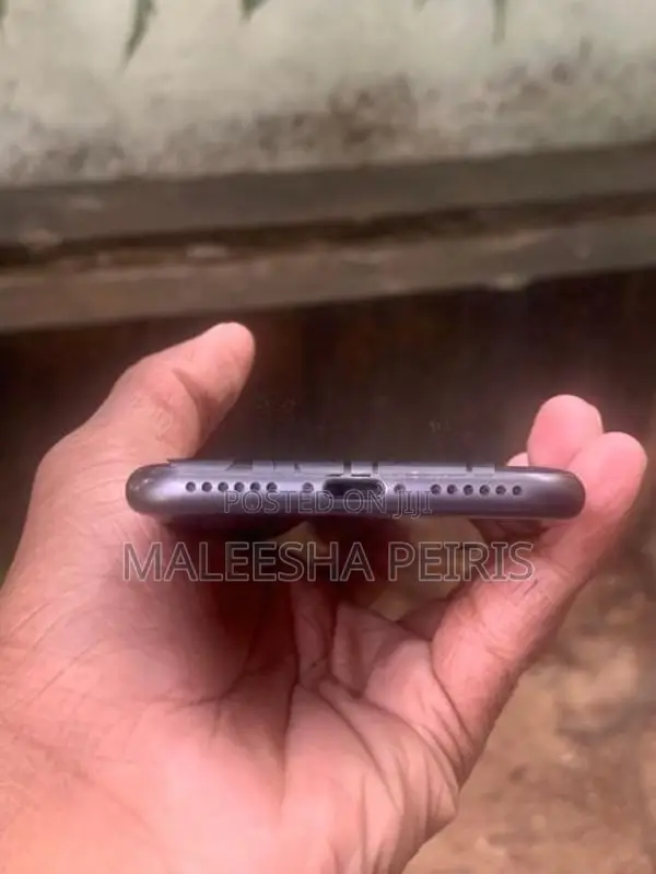 Apple iPhone 8 (Used)