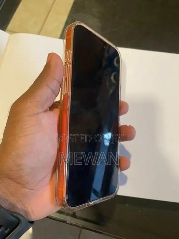 Apple iPhone 17 Pro Max 1TB 12GB (Used)