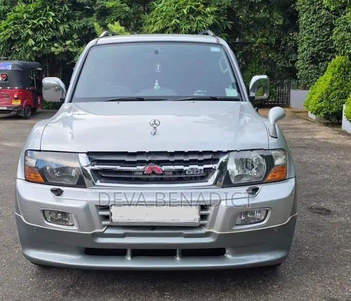 Mitsubishi Montero 2001