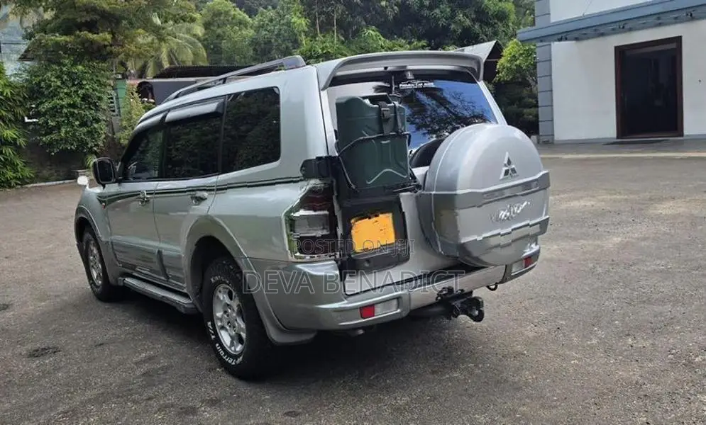 Mitsubishi Montero 2001