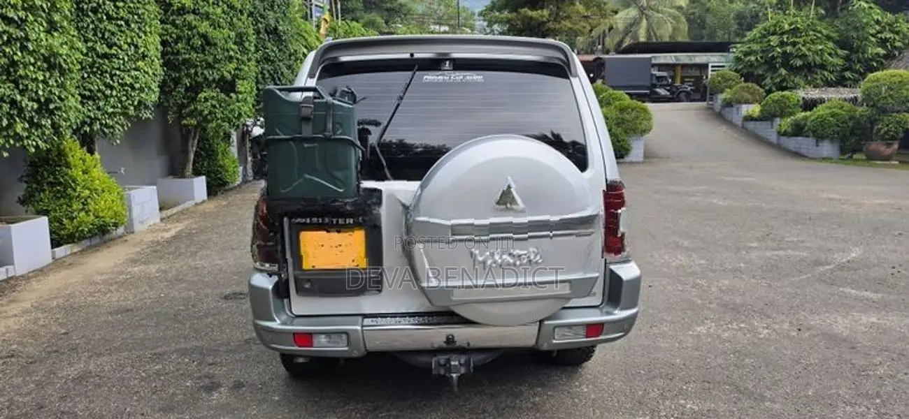 Mitsubishi Montero 2001