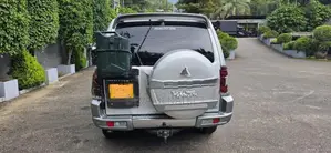 Mitsubishi Montero 2001