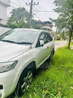 Toyota Vanguard 2010
