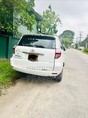 Toyota Vanguard 2010