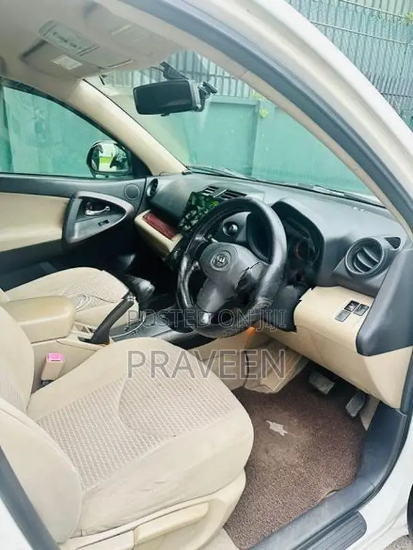 Toyota Vanguard 2010