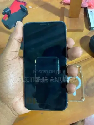 Apple iPhone XS (Used)