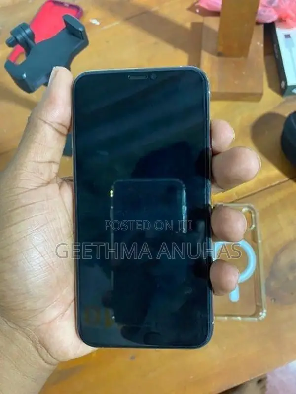 Apple iPhone XS (Used)