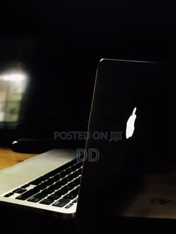 Apple Macbook Air