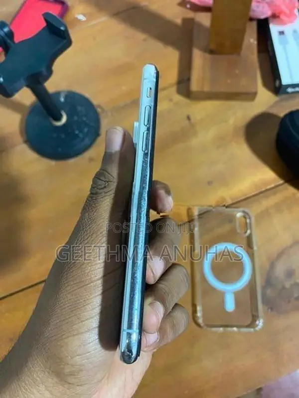 Apple iPhone XS (Used)