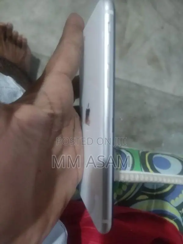 Apple iPhone SE (Used)