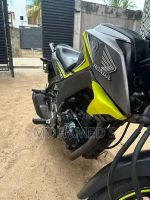 Honda Hornet 160R 2017