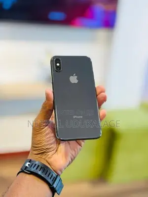 Apple iPhone XS 64GB | GREY (Used)