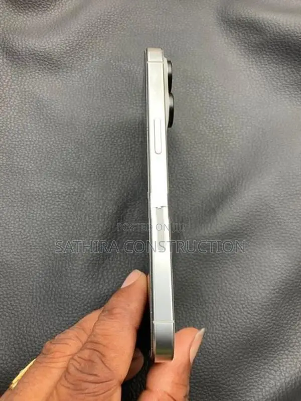 Apple iPhone 16 Pro (Used)