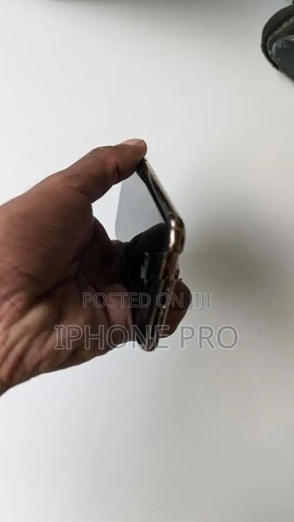 Apple iPhone XS (Used)