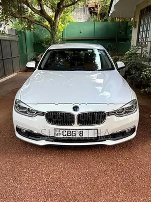 BMW 318i Luxury Line 2018