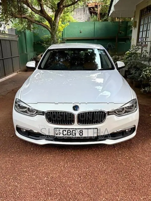 BMW 318i Luxury Line 2018