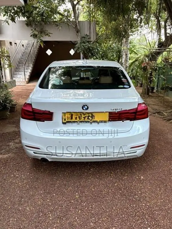 BMW 318i Luxury Line 2018