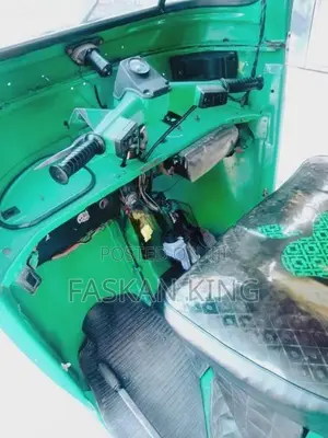 Bajaj RE 2017