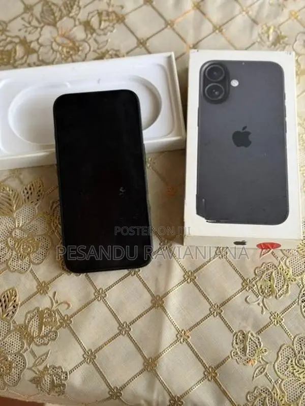 Apple iPhone 16 (Used)