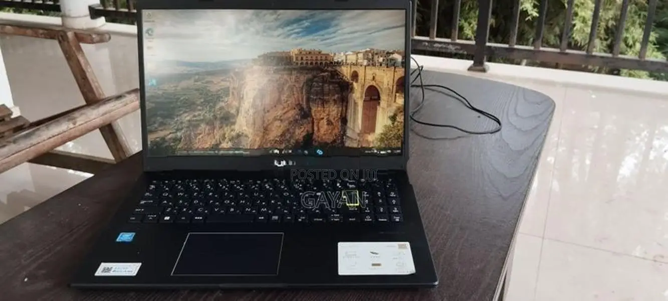 Asus E500 Laptop