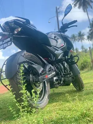 Bajaj Pulsar N160 2025