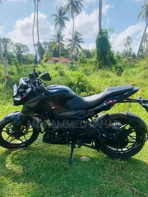 Bajaj Pulsar N160 2025