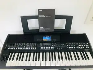 Yamaha PSR SX600 Keyboard