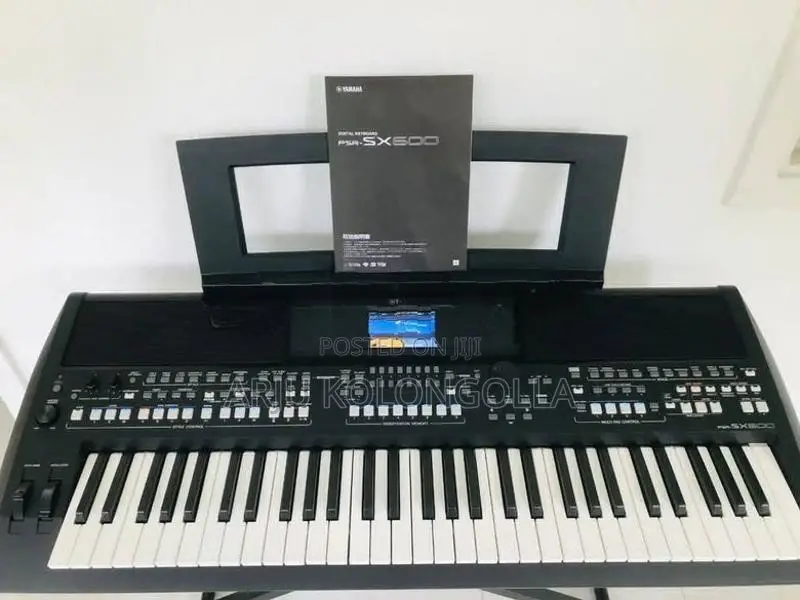 Yamaha PSR SX600 Keyboard