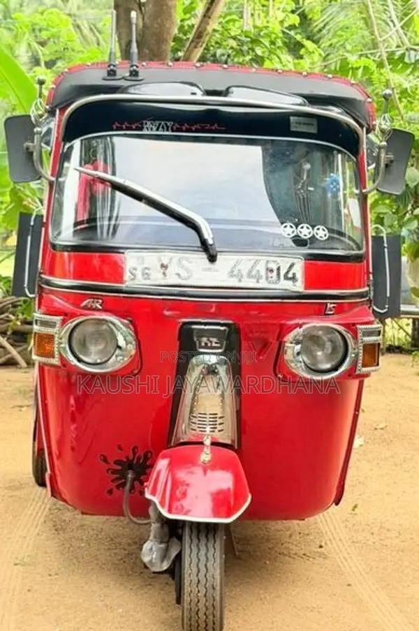 Bajaj RE 2011
